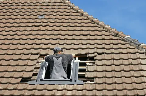 Pose de velux - La Ferté-Saint-Cyr